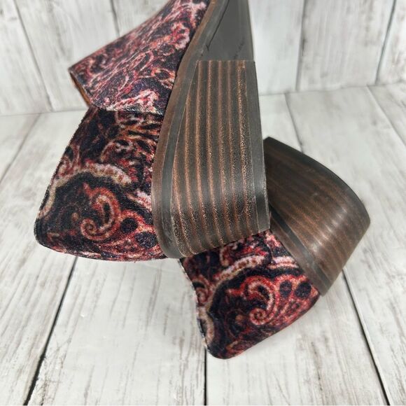Lucky Brand Ferryn Red Navy Velvet Paisley Chelsea Bohemian Booties 9.5 CLEAN - Picture 8 of 9